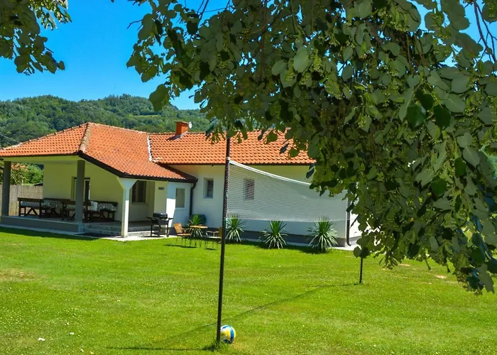 Drinska Kucica Ljubovija