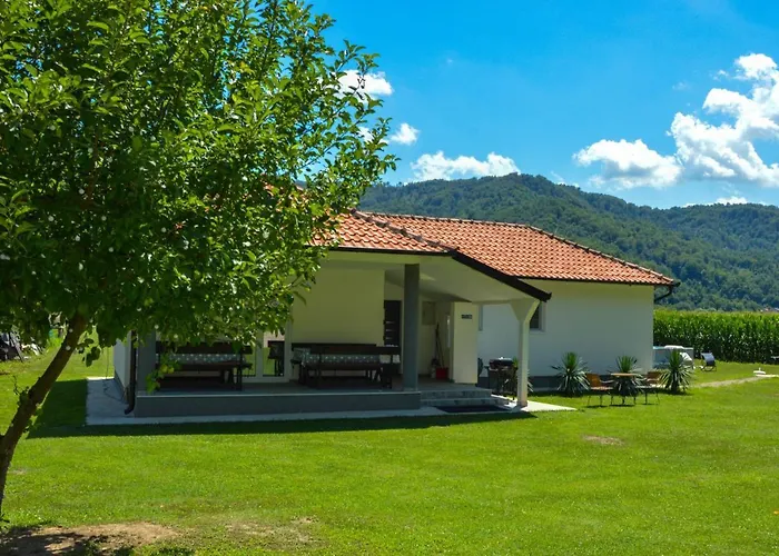 펜션 Drinska Kucica Ljubovija