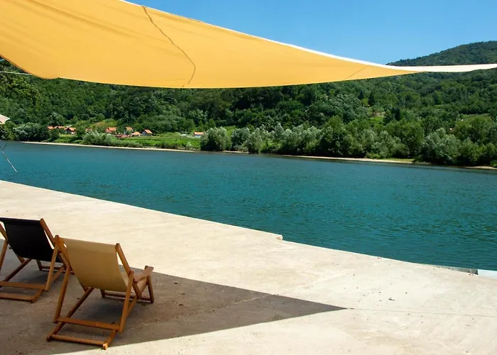 펜션 Drinska Kucica *