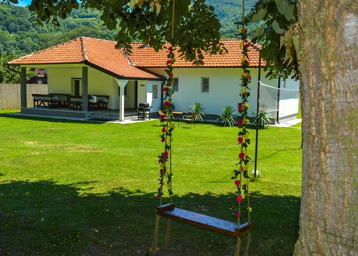 펜션 Drinska Kucica Ljubovija