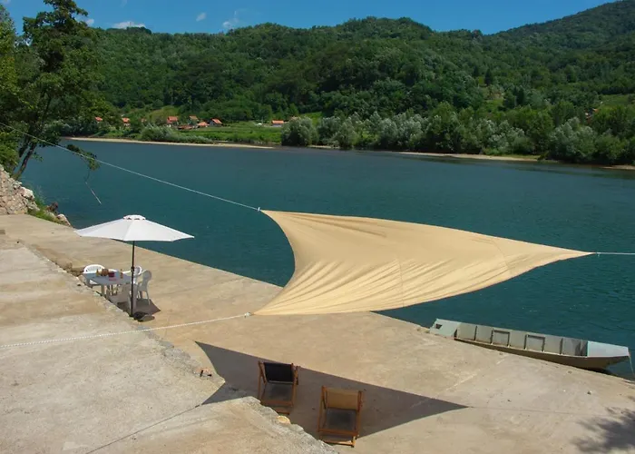 Drinska Kucica 펜션 *